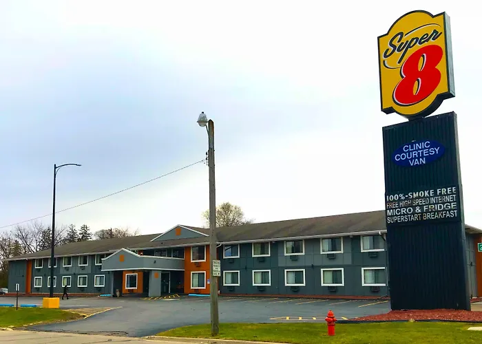 Super 8 By Wyndham Rochester Mayo Clinic Area