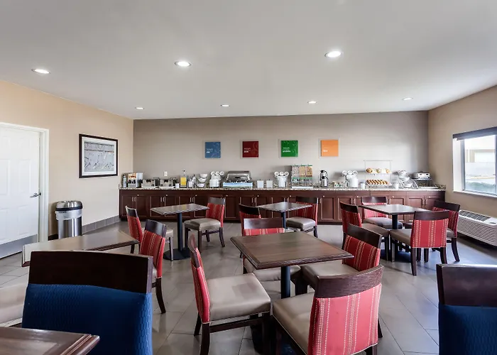 Comfort Suites Lincoln North