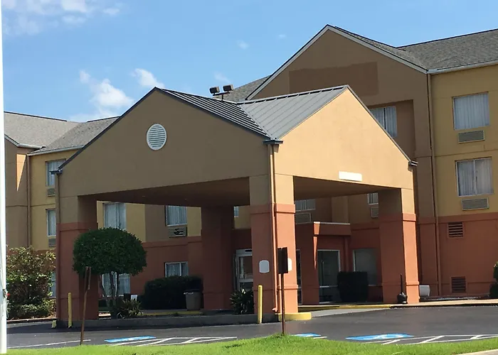 Red Roof Inn Plus & Suites Vicksburg