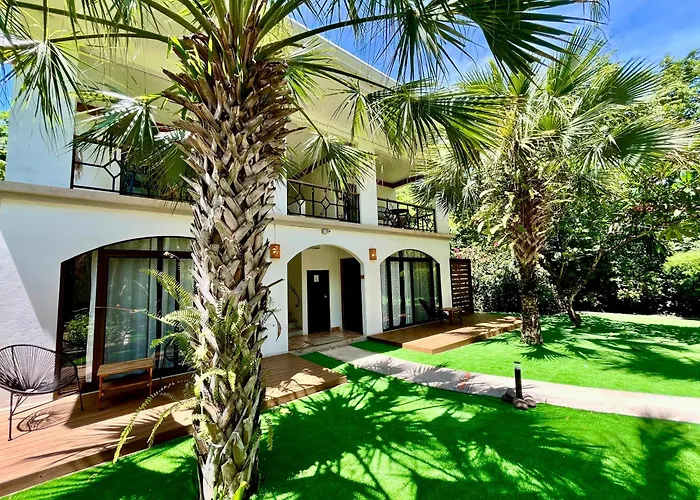 Hotel El Manglar Y Cantarana Playa Grande