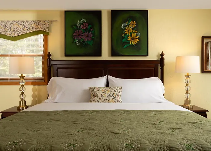 Hawk Valley Retreat & Cottages Galena