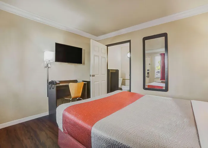 Motel 6-Fresno, Ca - Belmont Ave