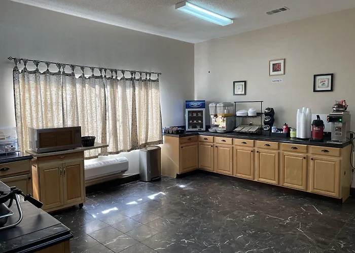Econo Lodge Inn & Suites Sweetwater I-20