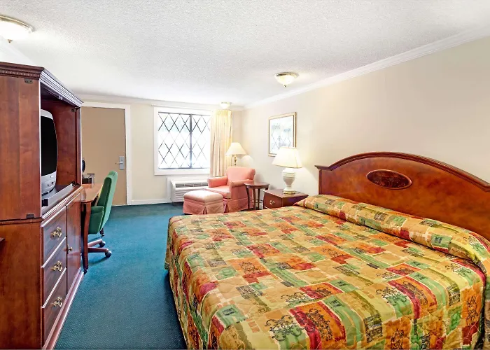 Knights Inn Austell