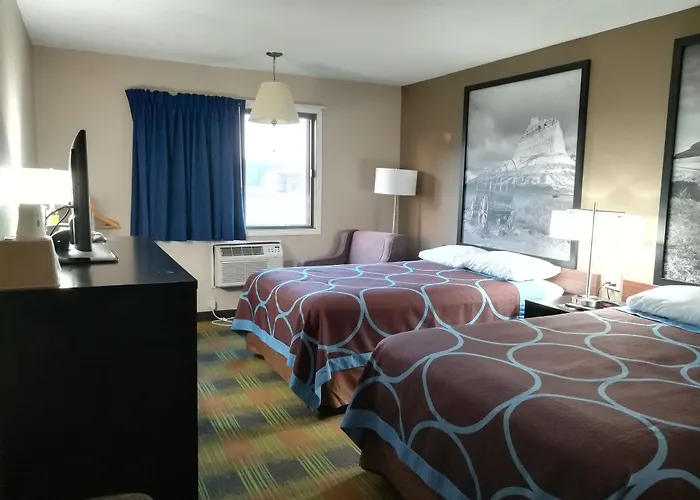 Super 8 By Wyndham Keokuk Hotel