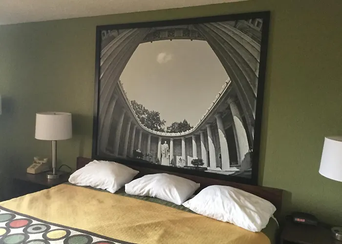 Super 8 By Wyndham Youngstown/Austintown