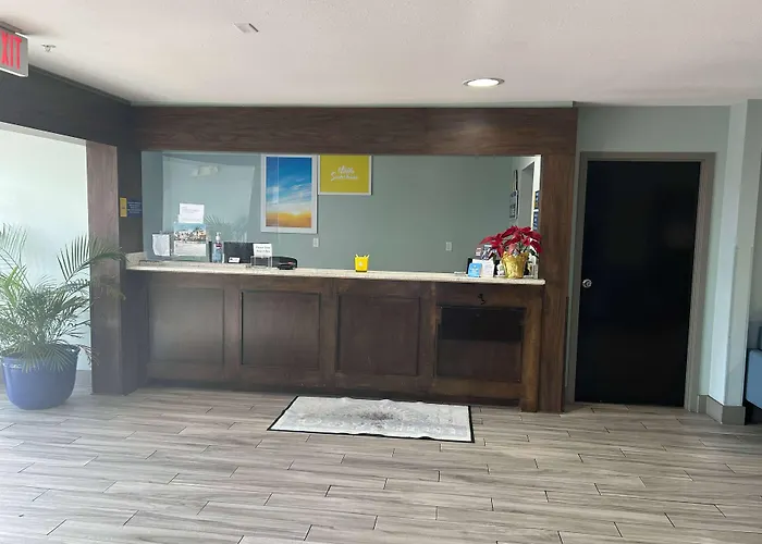 Days Inn By Wyndham Panama City/Callaway