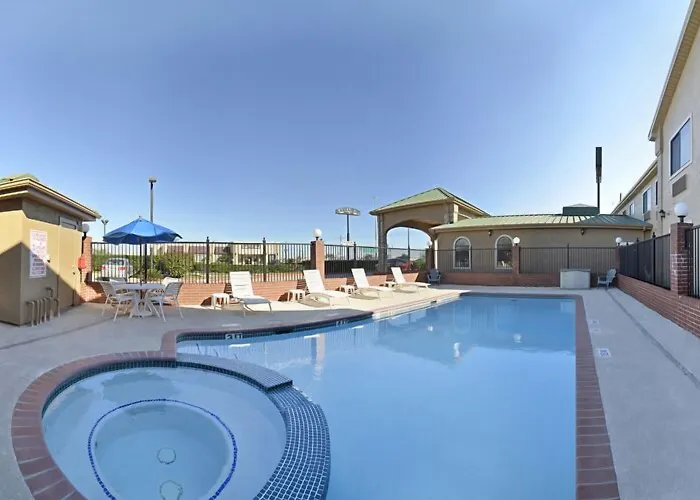 Quality Inn & Suites Beaumont