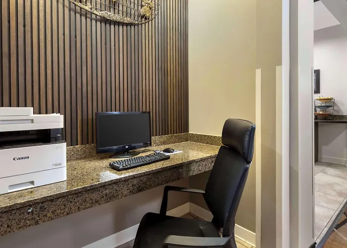 Best Western Plus Albert Lea I-90/I-35 Hotel