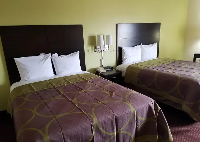 Super 8 By Wyndham Galesburg Hotel