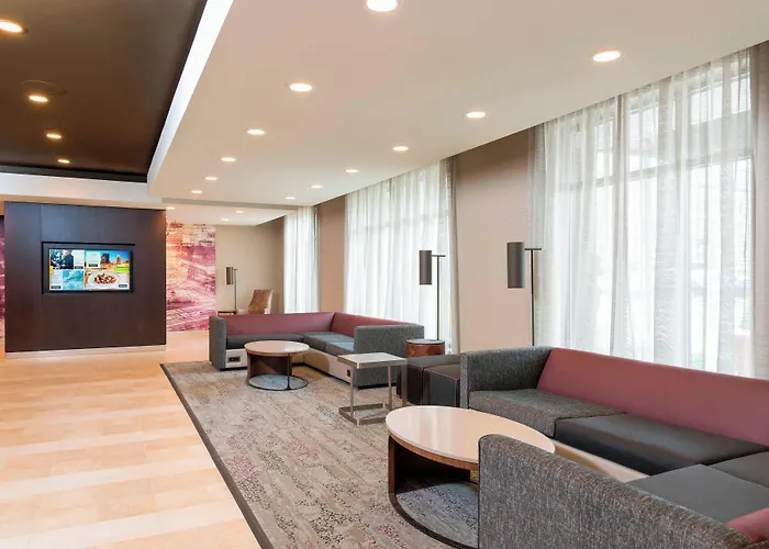 Courtyard By Marriott Louisville Downtown