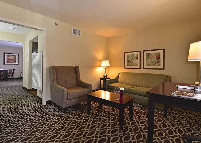 Sunday House Inn And Suites Fredericksburg