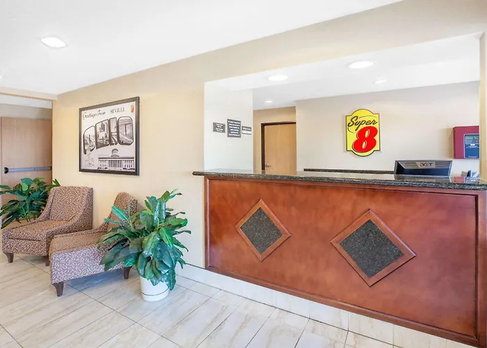 Super 8 By Wyndham Seville