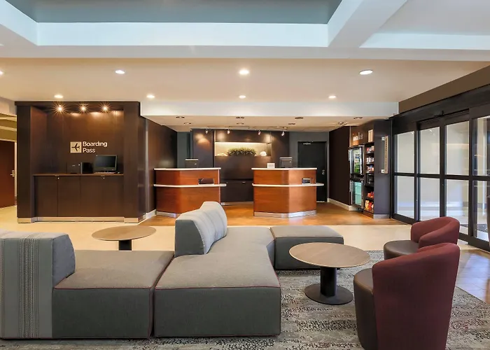 Courtyard By Marriott Monroe Airport Hotel