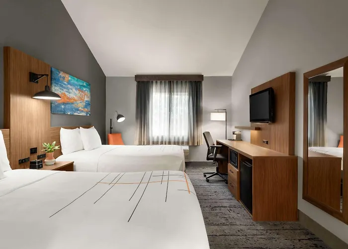 La Quinta By Wyndham Salem Or Hotel