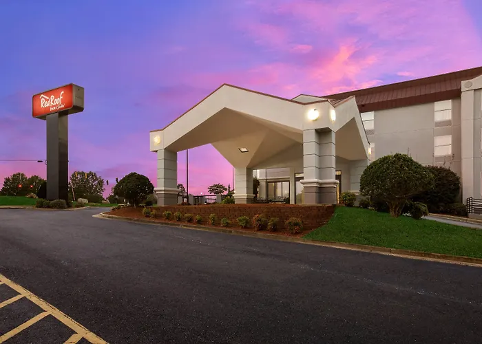 Red Roof Inn & Suites Newnan