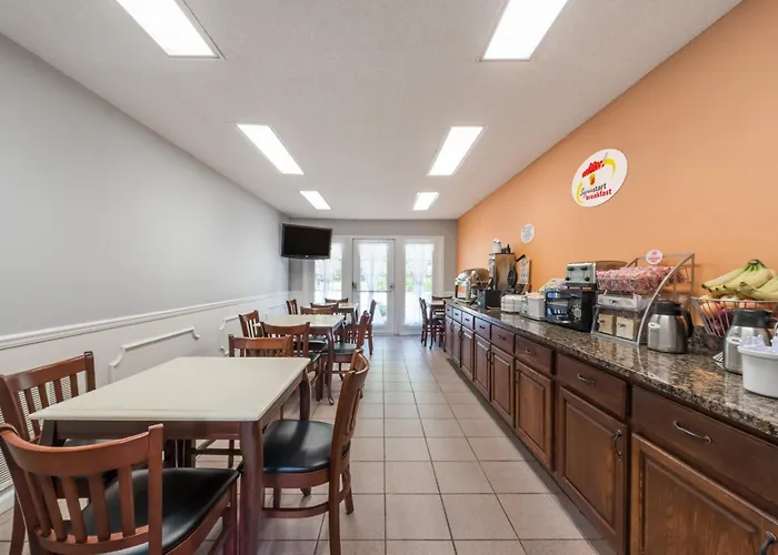 Super 8 By Wyndham Alexander City