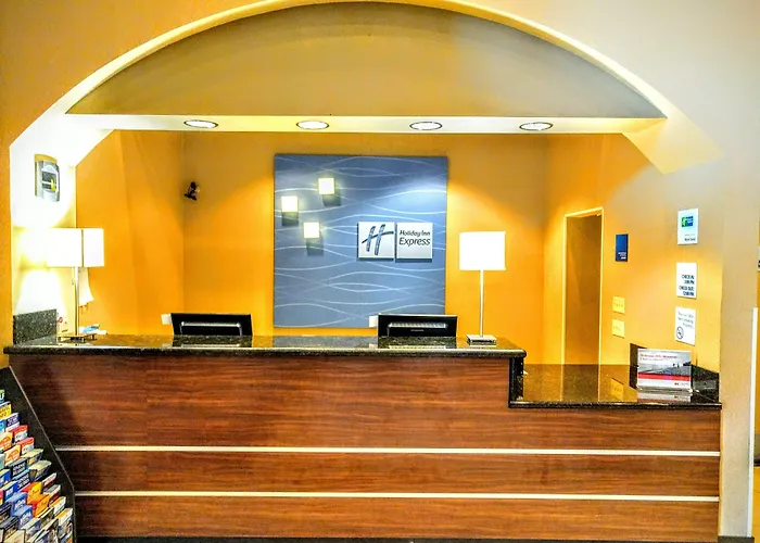 Holiday Inn Express & Suites Rancho Mirage - Palm Spgs Area By Ihg