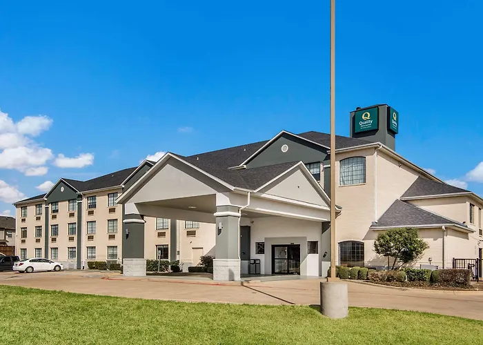 Quality Inn & Suites Fort Worth - Fossil Creek