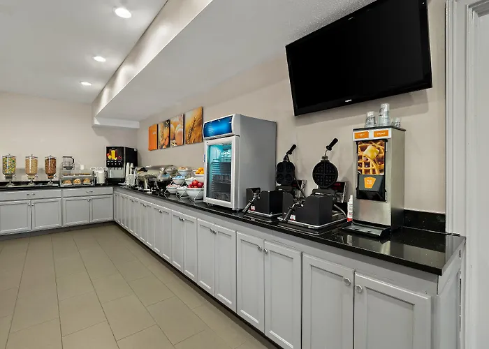 Comfort Inn & Suites Santee I-95