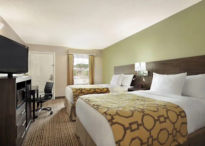 Baymont By Wyndham Kingsland Hotel