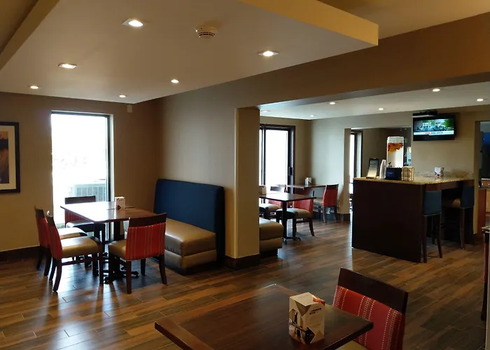 Comfort Inn & Suites Rochelle - Dekalb