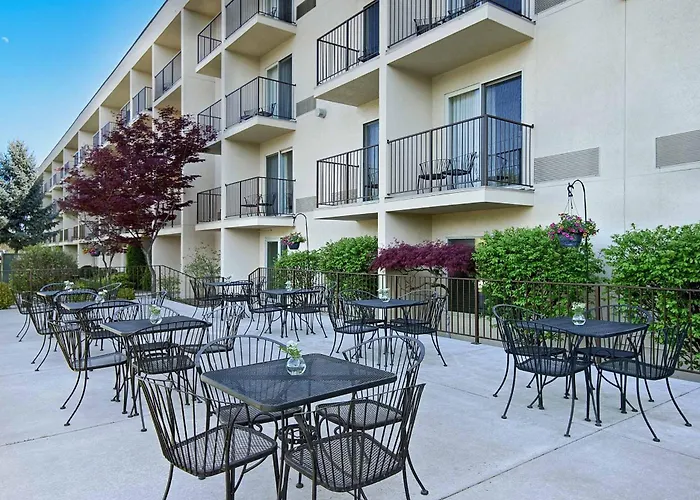 Oxford Suites Yakima