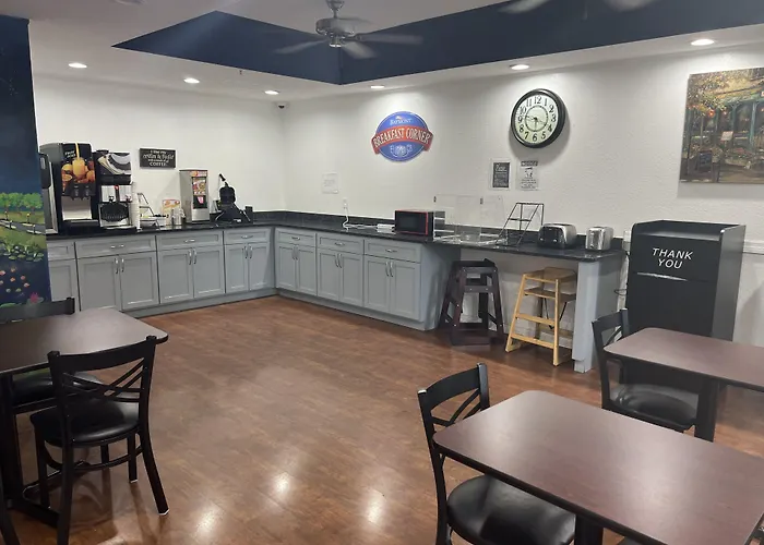 Baymont By Wyndham Lakeland