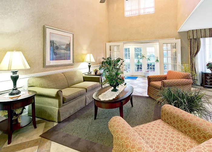 Baymont By Wyndham Sanford Hotel
