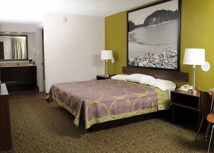 Super 8 By Wyndham Gainesville