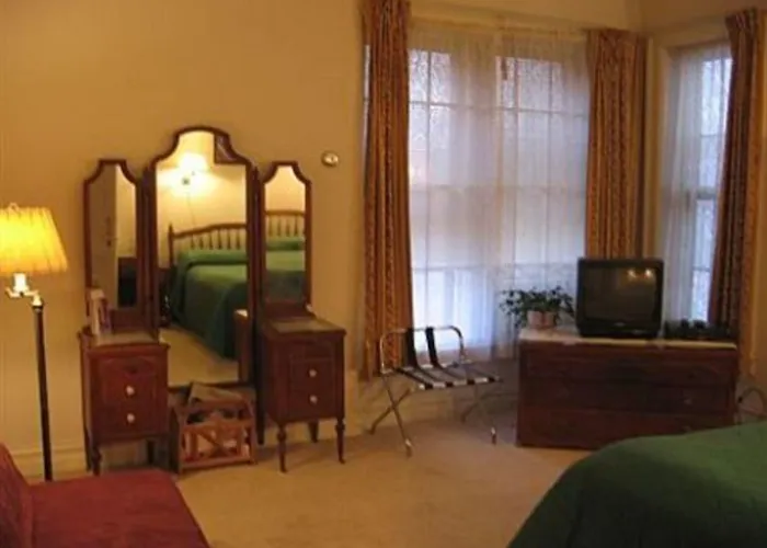 Olde Judge Mansion B&B Troy