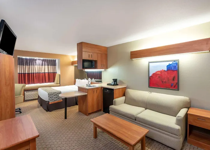 Microtel Inn & Suites Raton