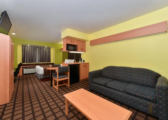 Microtel Inn & Suites By Wyndham Ft. Worth North/At Fossil Fort Worth
