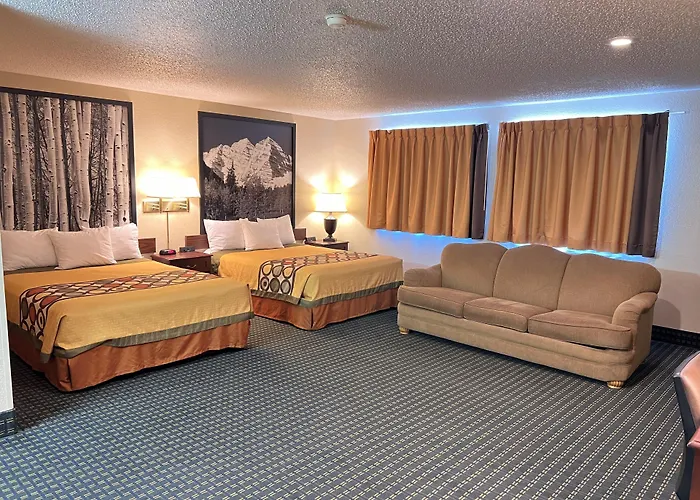 Super 8 By Wyndham Trinidad Hotel