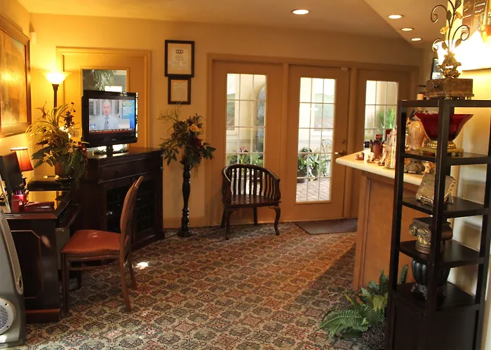 Vineyard Court Designer Suites Hotel College Station
