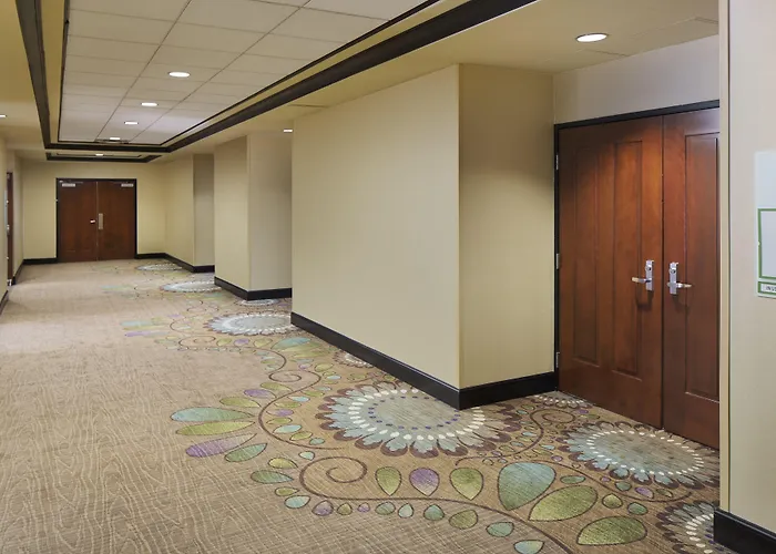 Holiday Inn Grand Rapids-Airport By Ihg Cascade