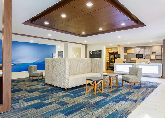 Holiday Inn Express & Suites Newport News By Ihg
