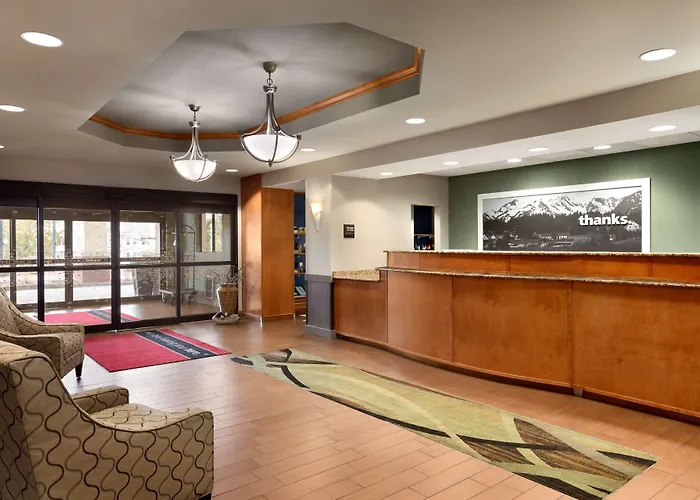 Hampton Inn & Suites By Hilton Manchester Bedford
