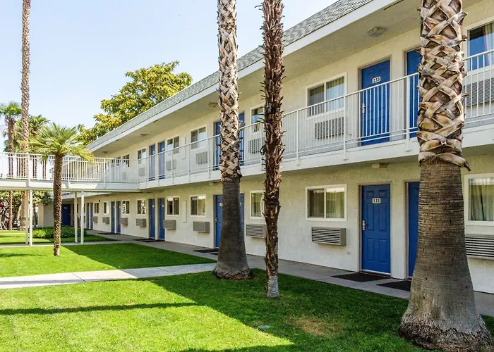 Motel 6-Bakersfield, Ca - East