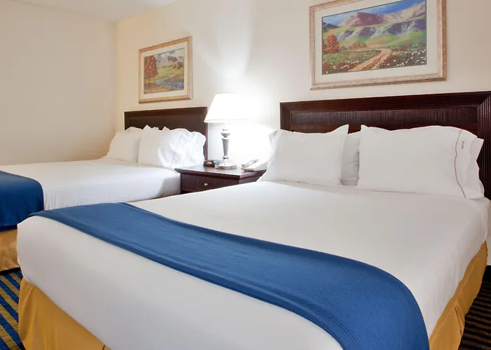 Holiday Inn Express & Suites Chesapeake By Ihg