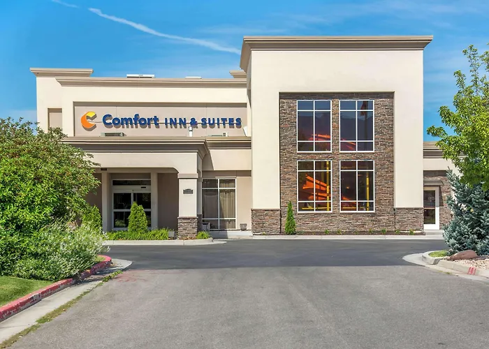 Comfort Inn & Suites Logan Near University