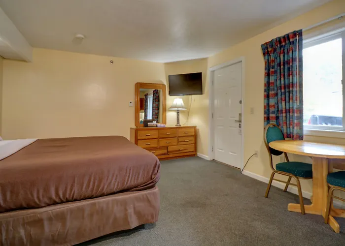 Classic Inn Saco