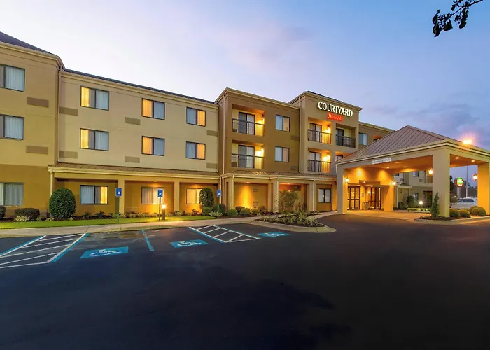 Courtyard By Marriott Albany Hotel