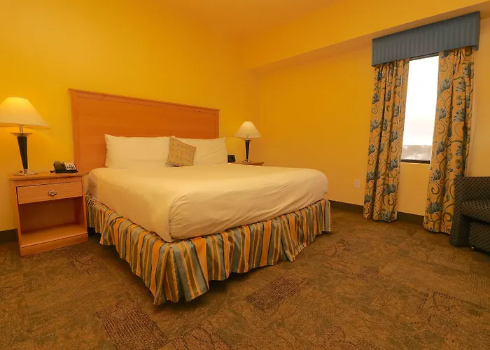 The Atrium Resort, Virginia Beach By Vacatia