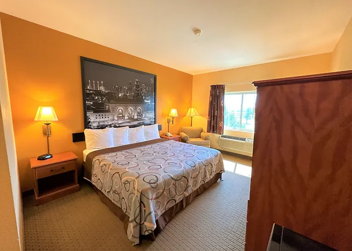 Super 8 By Wyndham Topeka At Forbes Landing