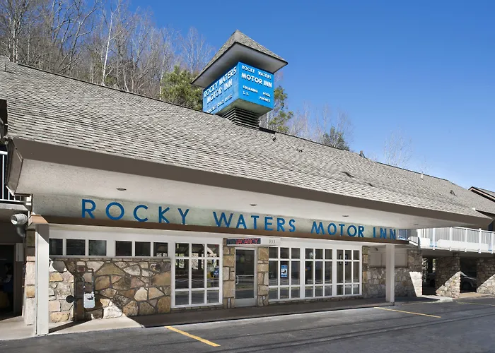 Historic Rocky Waters Inn, A Small Luxury Hotel Gatlinburg