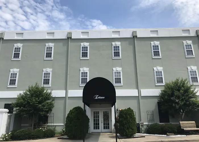 Inn On The Square, An Ascend Collection Hotel Greenwood