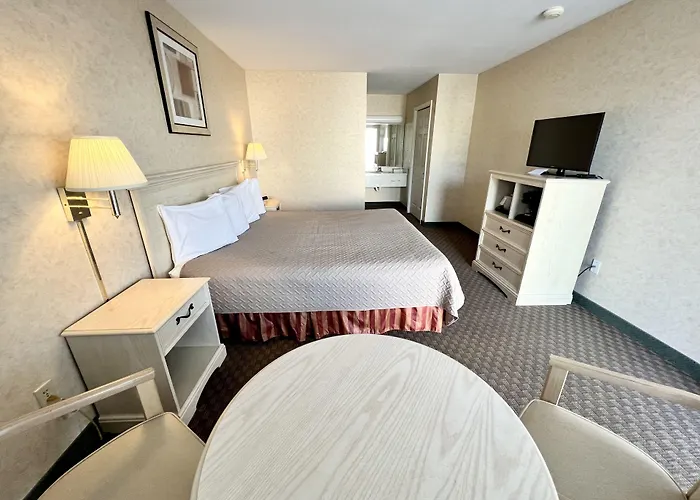 Court Plaza Inn & Suites Of Mackinaw Mackinaw City