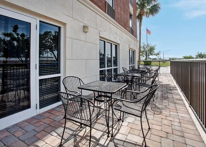 Hampton Inn & Suites Cape Coral / Fort Myers
