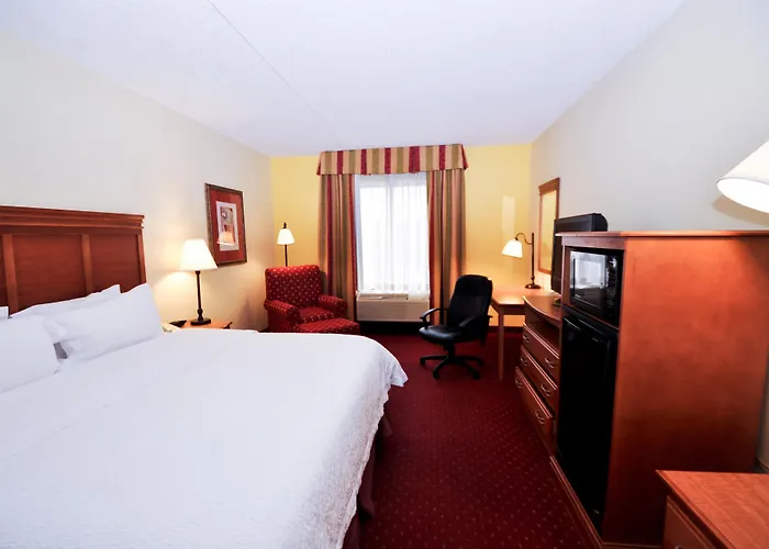 Hampton Inn & Suites Louisville East